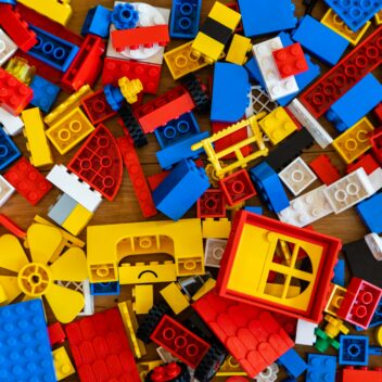 Játékok és gyermektermékek